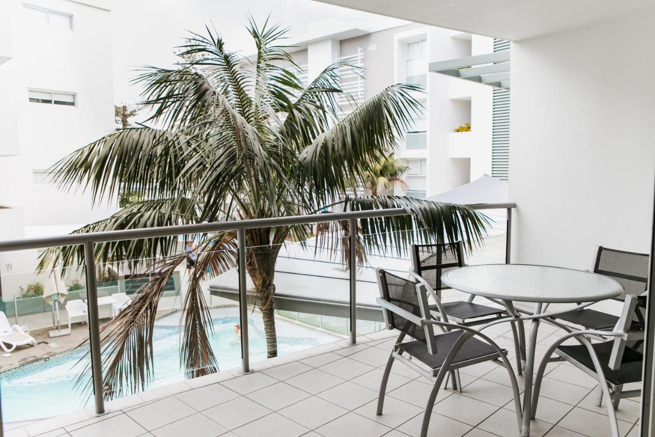 Rumba Beach Resort Καλούντρα Εξωτερικό φωτογραφία A balcony at the hotel